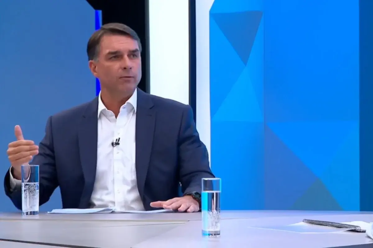 Flávio promete corte de 10 ministérios: 