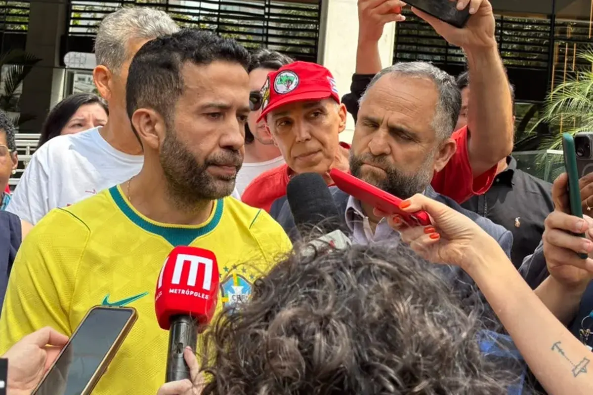 Janones recebe alta hospitalar em São Paulo: 