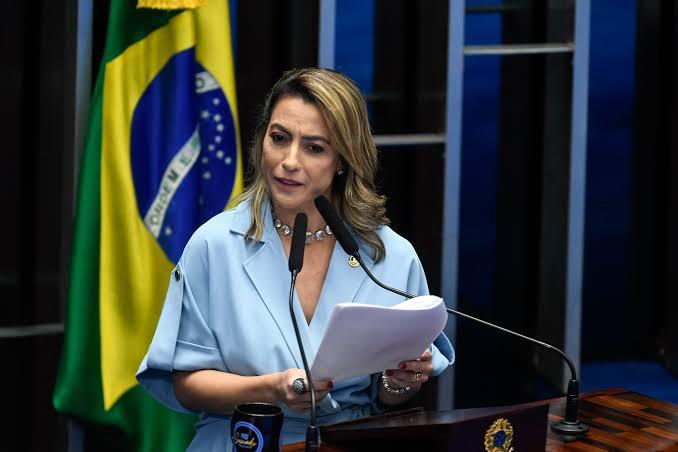 Justiça condena Soraya Thronicke a indenizar vice de Flávio