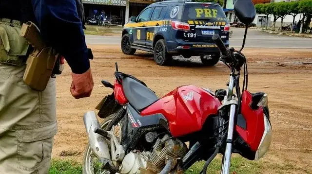 Mulher morre após colisão entre moto e carro na BR-402, em Itapipoca