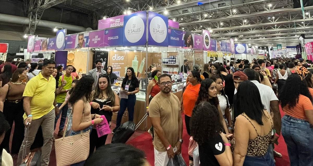 Negócios em alta: Centro de Eventos do Ceará vira palco da 34ª Feira Regional da Beleza