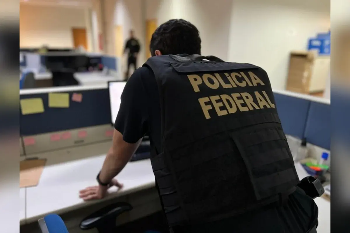 PF aciona autoridades da Argentina para checar possível viagem de Flávio