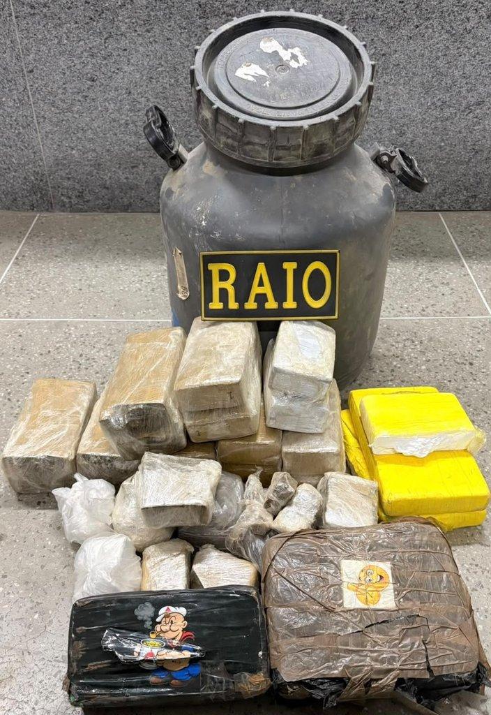 Polícia encontra quase 14 kg de drogas enterrados sob árvore em Iguatu