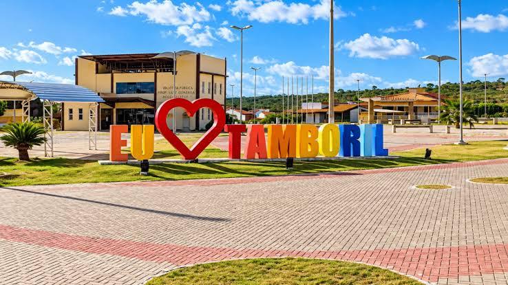 Prefeitura de Tamboril (CE) abre concurso público com salários de R$ 5 mil; inscrições terminam em 12 de outubro