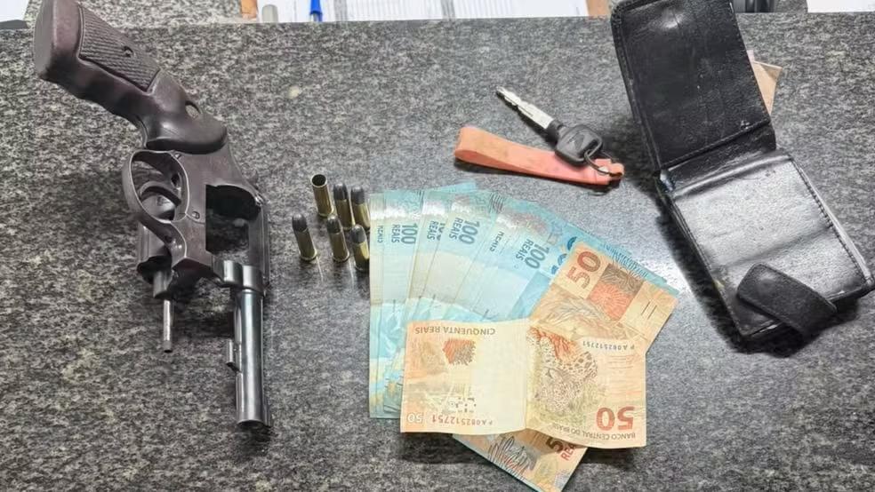 Suspeito morre e outro é baleado após policial reagir a assalto no interior do Ceará