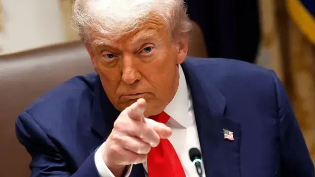 Trump diz que monitora eleição no Brasil, mas evita apoiar Lula ou Flávio