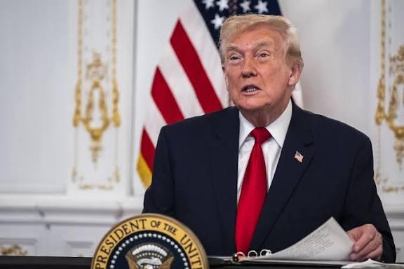 Trump relaciona protestos na França a migrações e à 