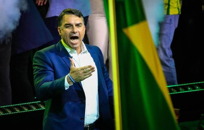 TSE apura programa de Flávio sem som na TV. Vídeo foi distribuído pela EBC
