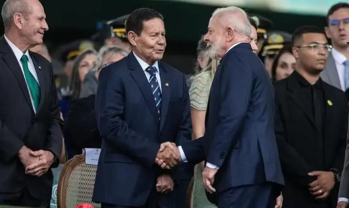 A certeza do general Mourão após encontro com Lula em Brasília