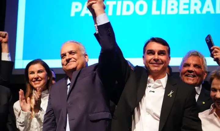 André amplia ofensiva e realiza “Bloco do 22” em Caucaia, com vice de Flávio