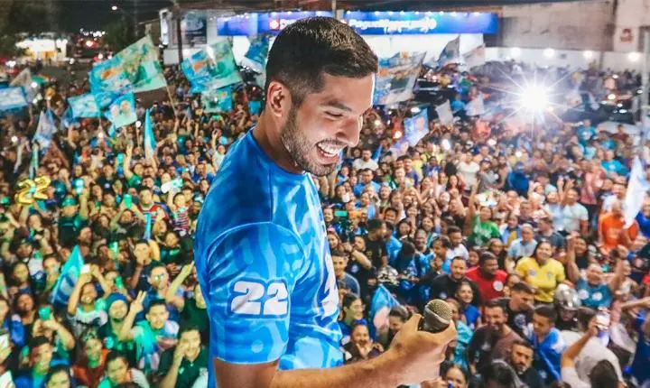 André Fernandes vira fenômeno eleitoral entre os jovens e fortalece candidatura de Ciro em Fortaleza.
