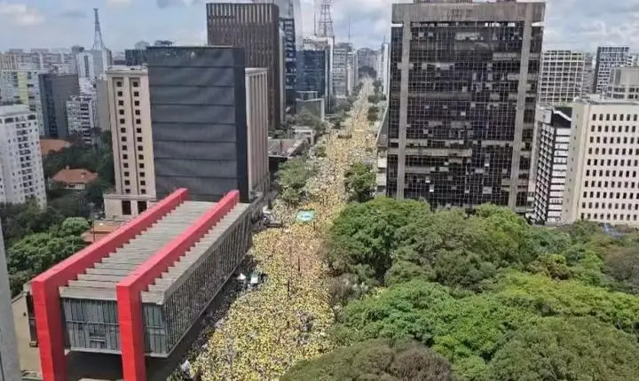 Ato de Flávio Bolsonaro na Paulista neste domingo(18), reúne 71,9 mil pessoas, segundo metodologia da USP