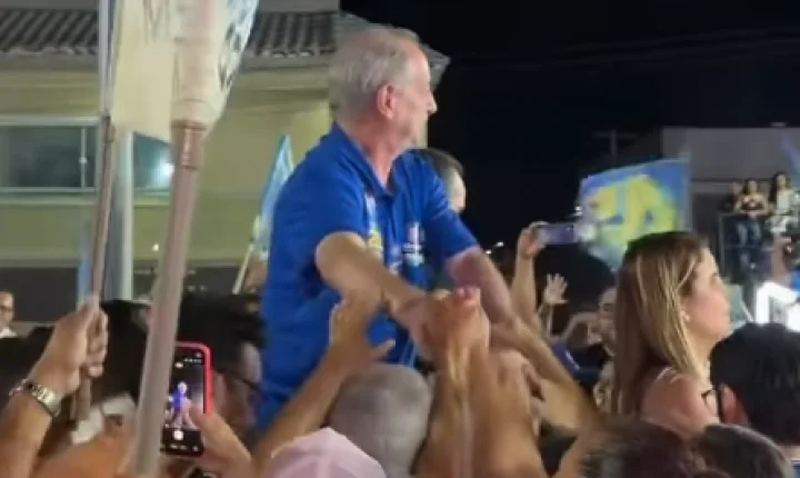 Ciro participa de ações de campanha em Maracanaú e Massapê