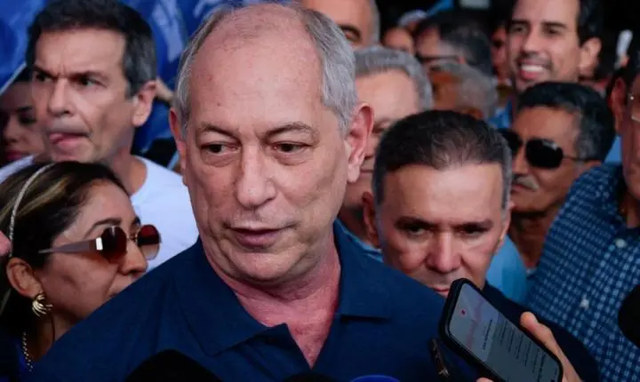 Ciro promete construir Centro de Eventos em Jericoacoara e quer acelerar obras hídricas no Interior