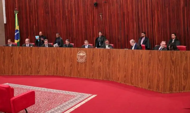Decisão de Zanin gerou revolta entre ministros do TSE, diz jornal