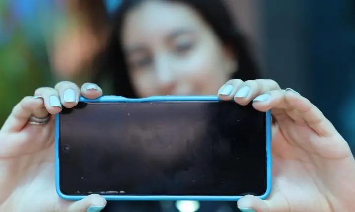 Estudo mostra adolescentes cientes de que internet precisa melhorar