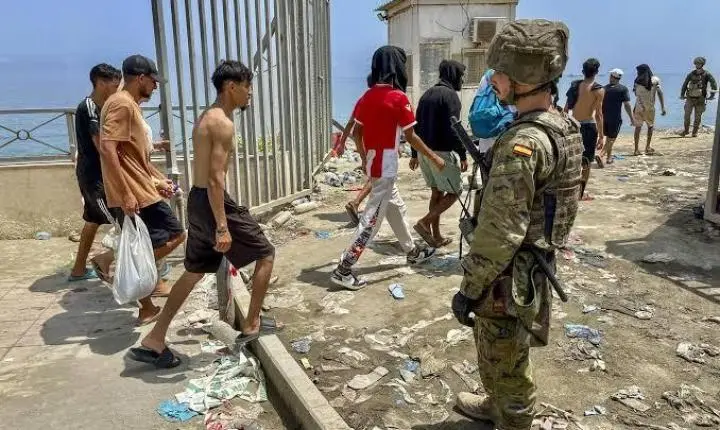 EUA culpam “políticas de extrema esquerda” da Espanha por entrada de 60 mil imigrantes em Ceuta