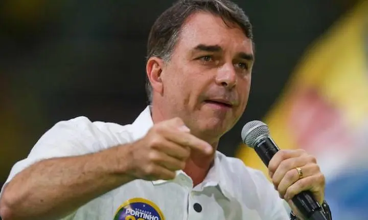 Flávio Bolsonaro: 'Espero que Renan Santos restabeleça sua candidatura'