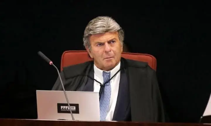 Fux derruba decisão de Dino que liberou postagens de Nossa Senhora