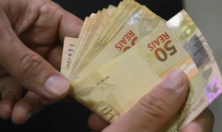 Inadimplência bancária sobe a 4,9% e Desenrola 2.0 tenta conter dívidas