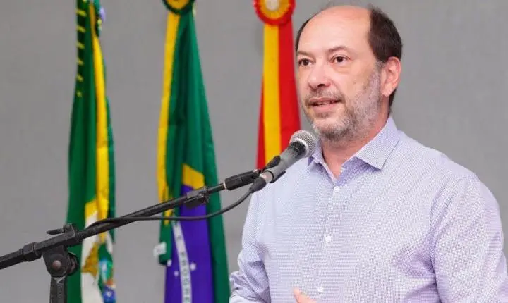 Ivo oficializa rompimento com Cid Gomes em Sobral