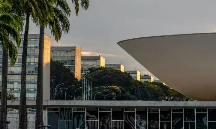 Líder do PT passa mal e Câmara suspende votações