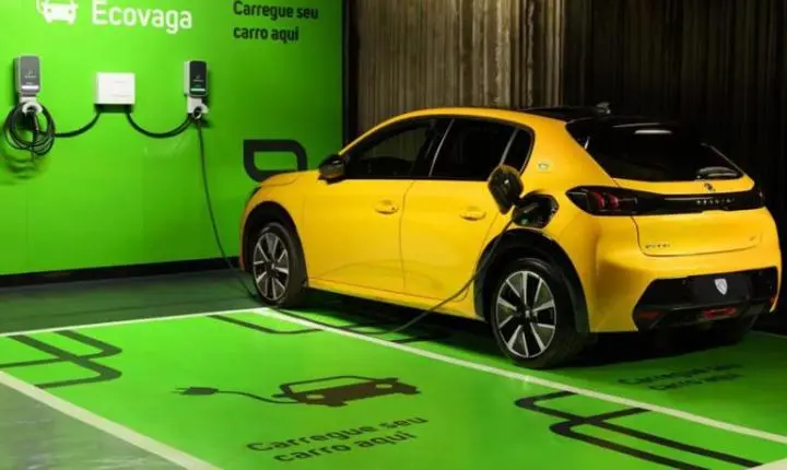 O carro elétrico já está mudando a arquitetura das cidades brasileiras