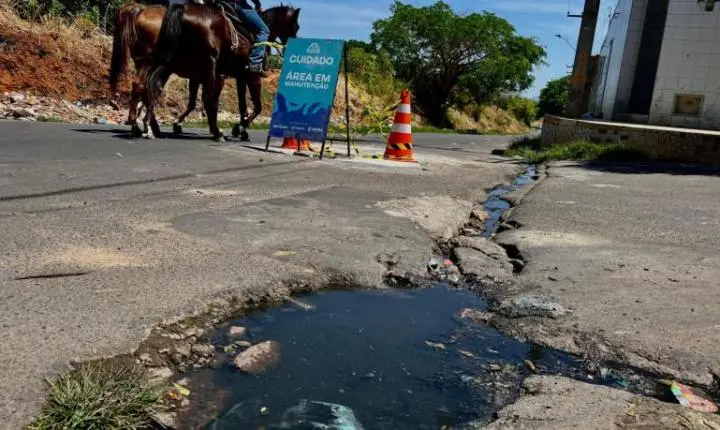 Prefeitura de Juazeiro do Norte notifica Cagece por 850 buracos sem reparos nas vias do município