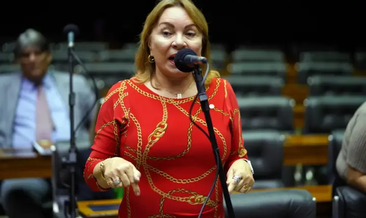 Polícia Federal indicia Gorete Pereira por suspeita de desvios no INSS