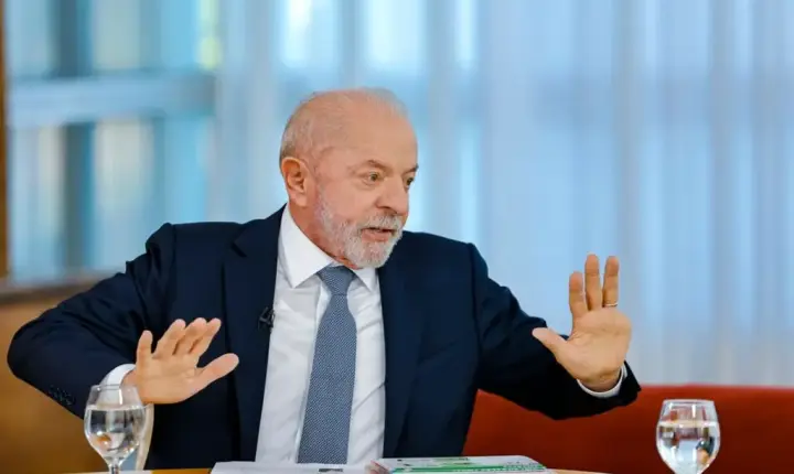 Após eleição, Lula fala em aplicar restrições ao Bolsa Família