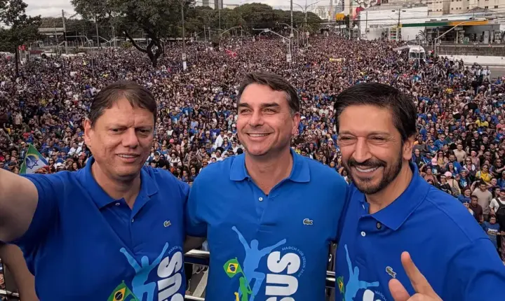 MDB oficializará apoio majoritário a Flávio Bolsonaro nesta terça (13)
